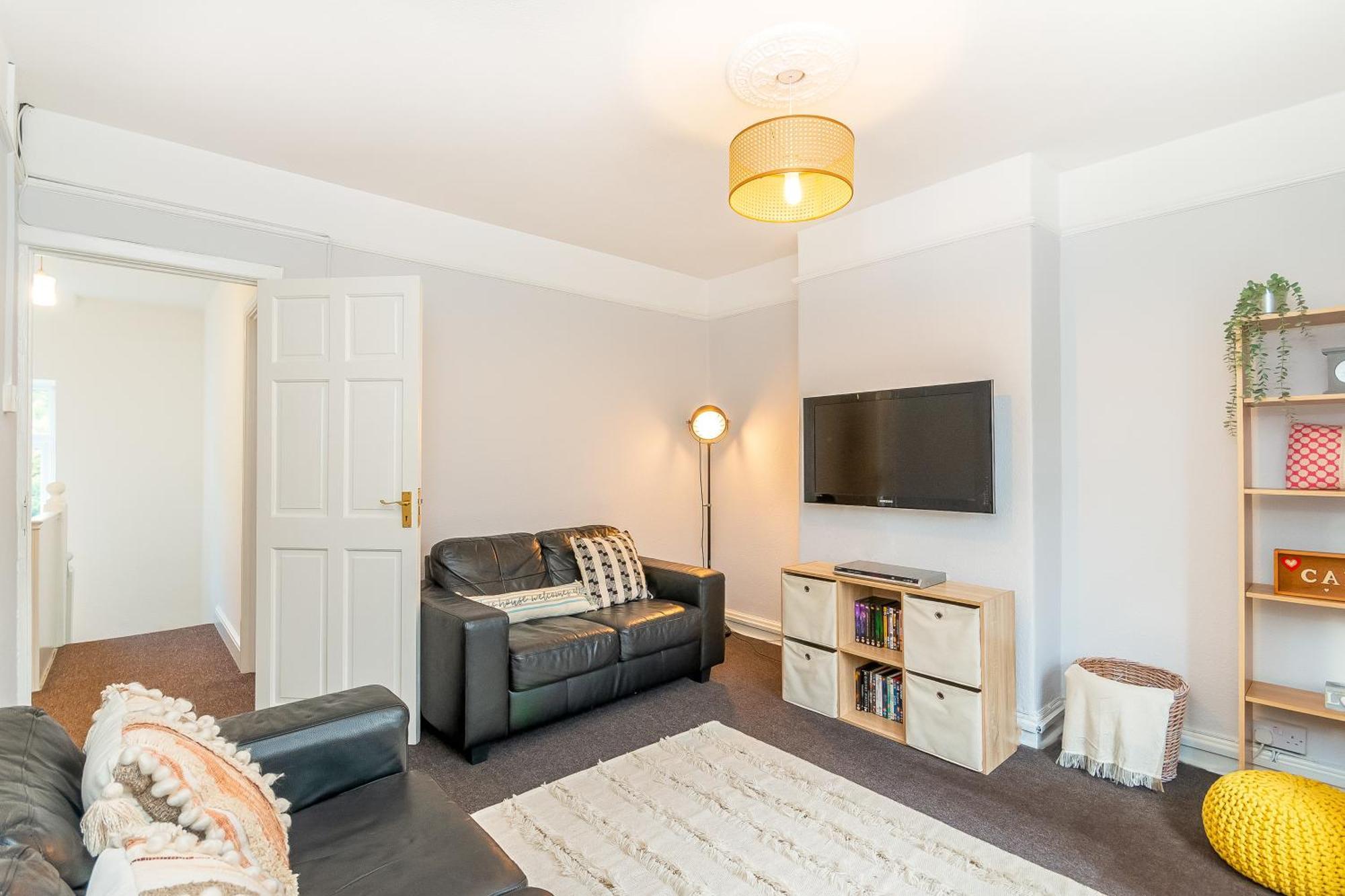 The View Spacious Apartment In Afan Forest Bike Park By Staystaycations Port Talbot Zewnętrze zdjęcie